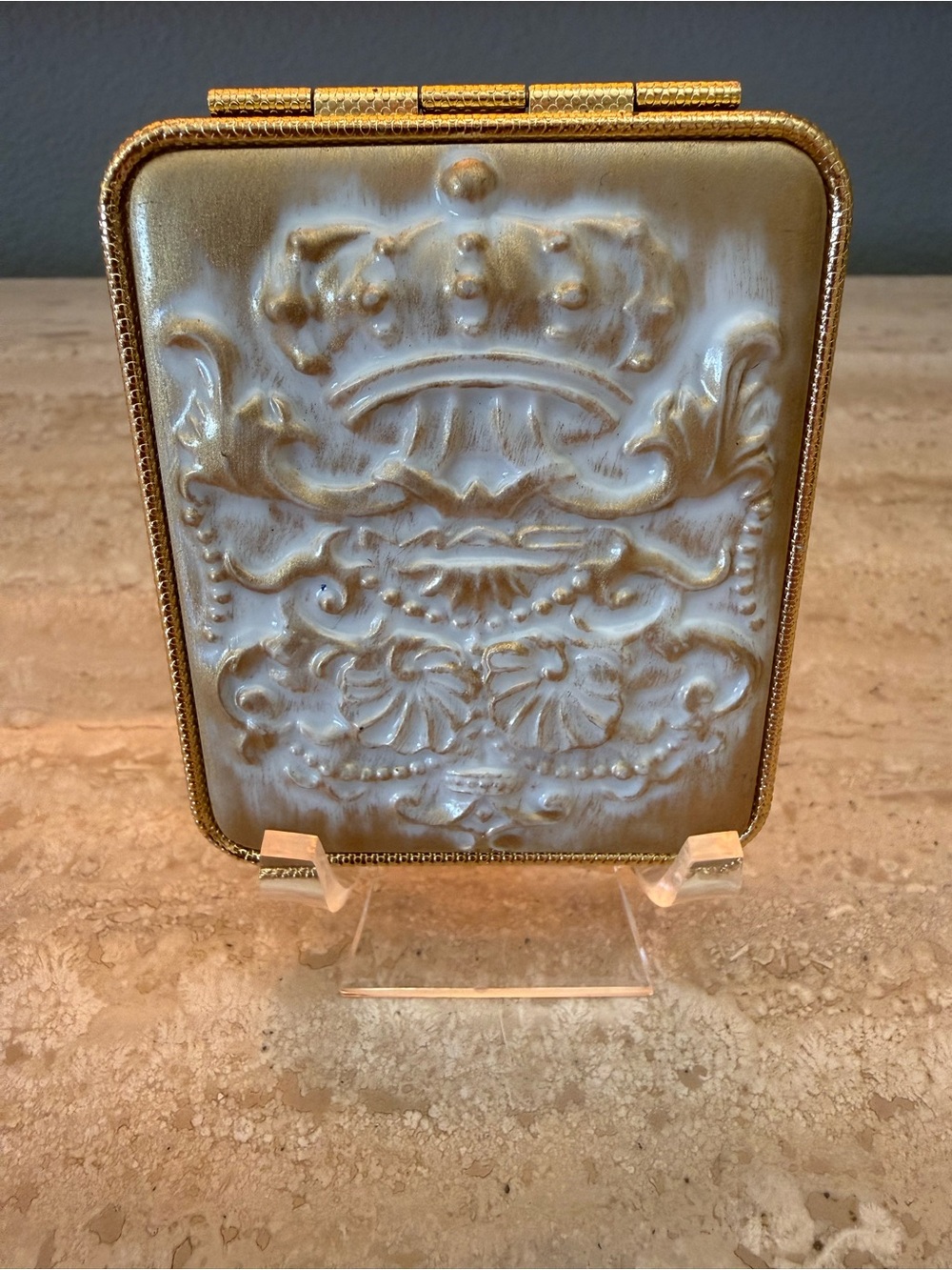 MAC Y2K Royal Assets Antiquitease Gold Embossed Compact